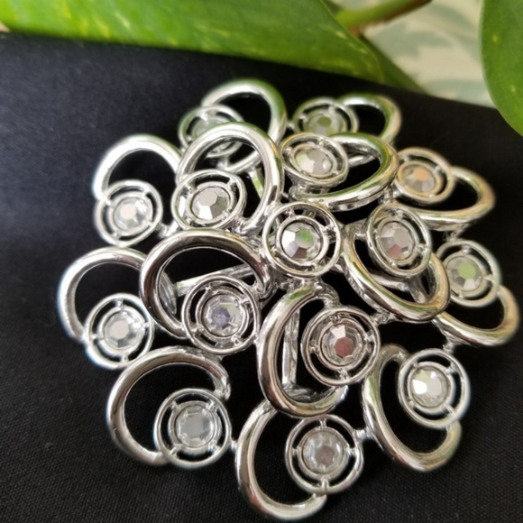 Beautiful Large Round Silver & Rhinestone Brooch - Picture 2 of 4